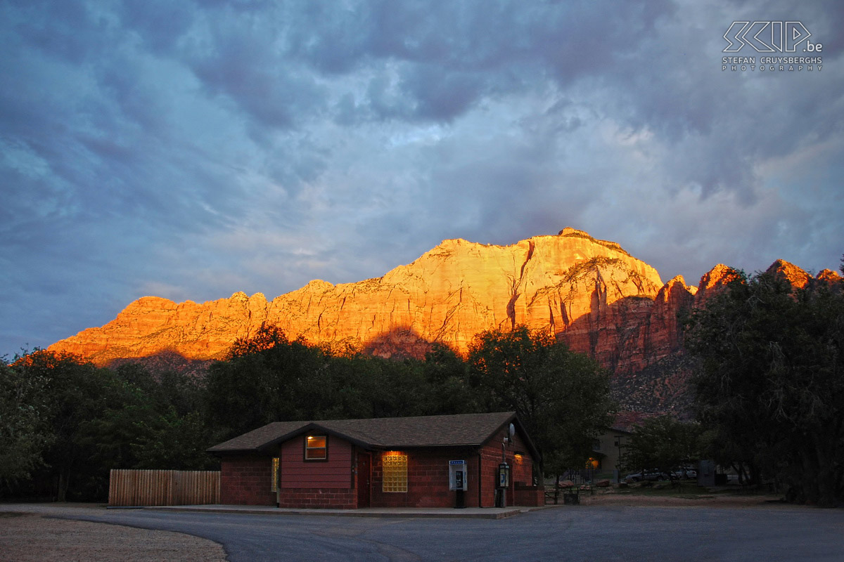 Zion - Sunset at campsite  Stefan Cruysberghs